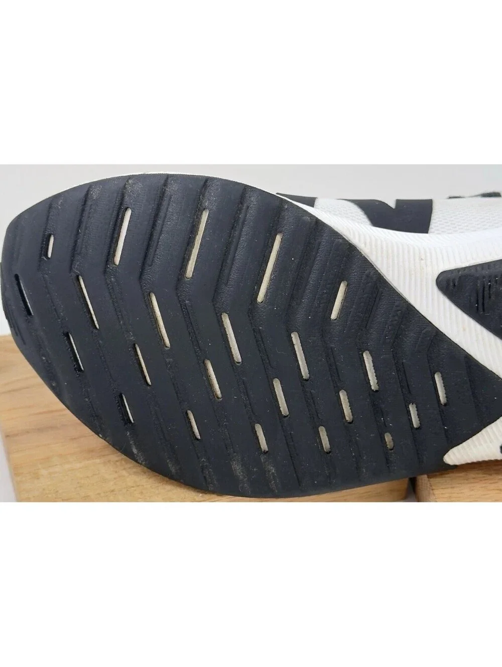 New Balance FuelCell Propel RMXv2 Women 7.5 B WH/BL Running Shoe Sneaker Chunky